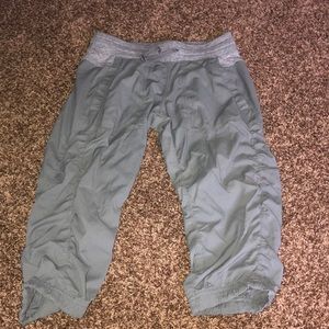 IVIVVA warm up capri joggers